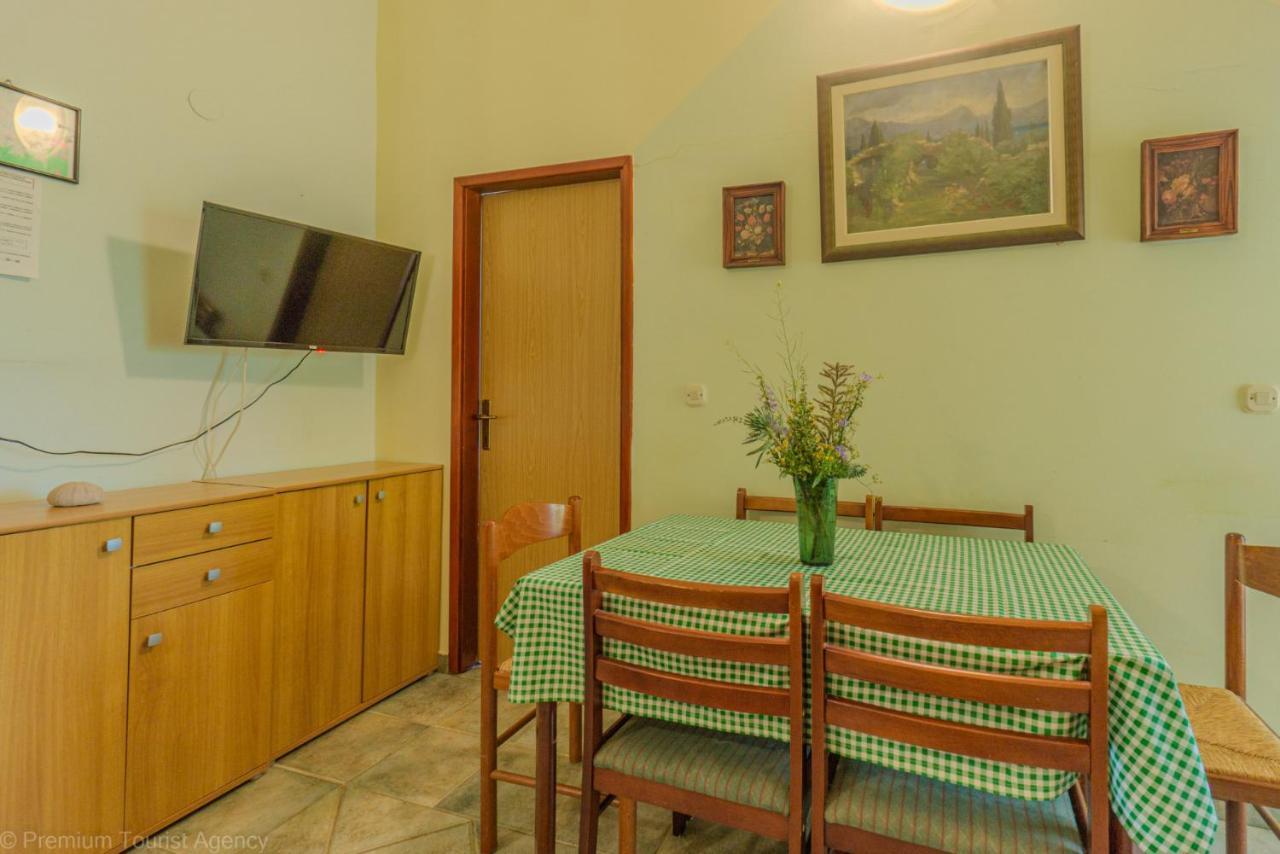Zdenko Apartment Metajna Exterior photo